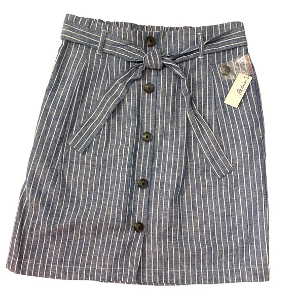 NWT Reitmans, linen/cotton blend, blue skirt with white pinstripes, size 6 - Picture 1 of 7